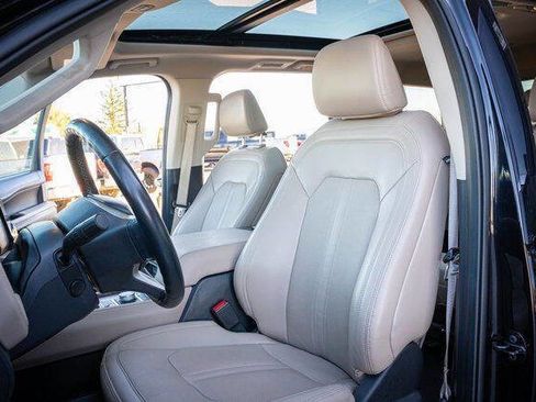 Used 2024 Ford Expedition Limited AWD/4WD image 12