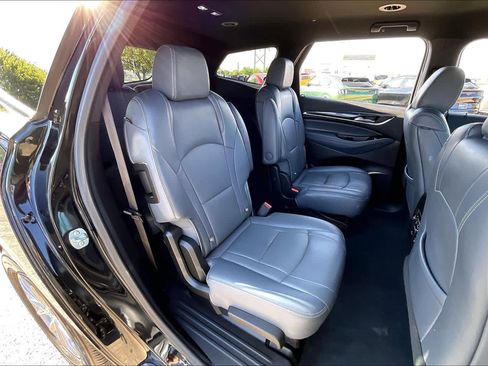 Used 2024 Buick Enclave Premium AWD/4WD image 18