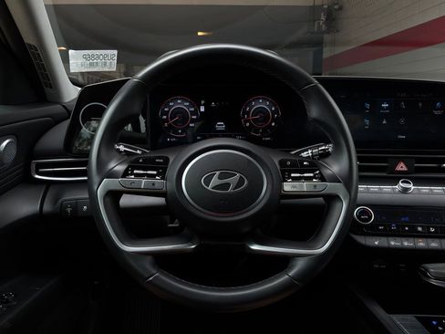 Used 2025 Hyundai Elantra Limited FWD image 36
