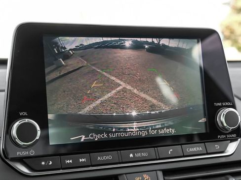 Used 2021 Nissan Altima 2.5 SV w/ SV Premium Package image 21