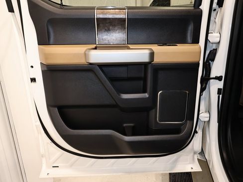 Certified 2022 Ford F350 Lariat w/ Lariat Ultimate Package image 15