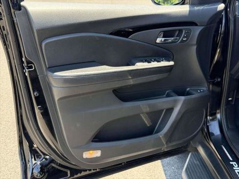 Used 2019 Honda Pilot Touring image 18