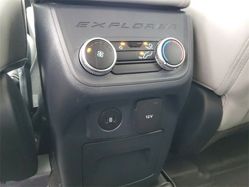Used 2025 Ford Explorer Active w/ Active Comfort Package image 32