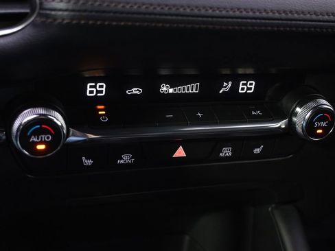 Used 2023 MAZDA MAZDA3 s image 31