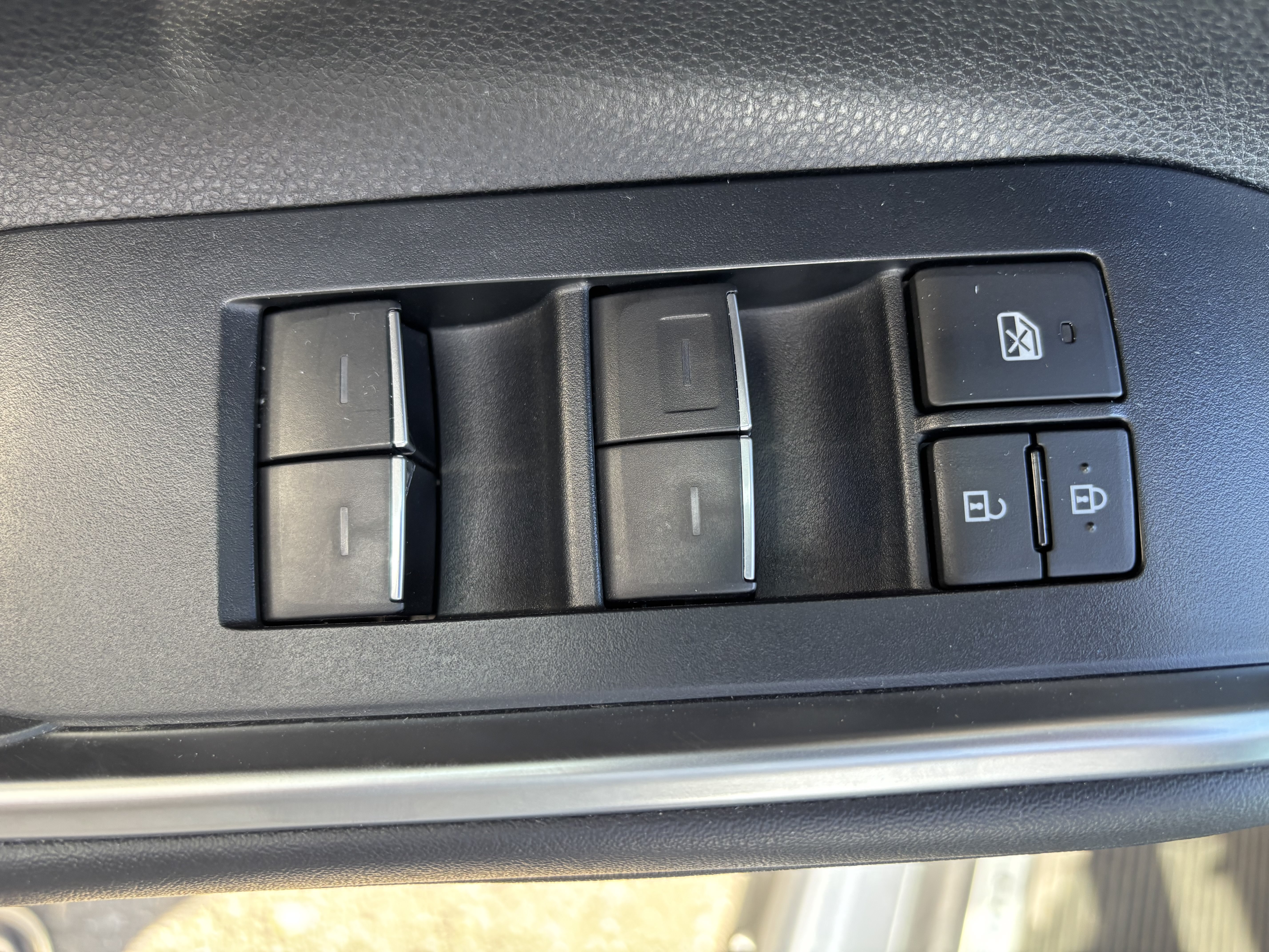 Used 2024 Toyota Highlander Limited AWD/4WD image 18