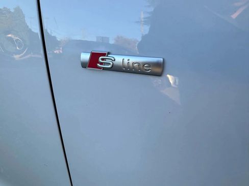 Used 2018 Audi Q3 2.0T Premium w/ Convenience Package image 18