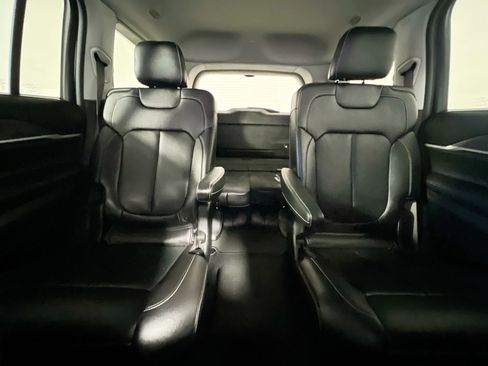 Used 2023 Jeep Grand Cherokee L Limited w/ Luxury Tech Group II image 33