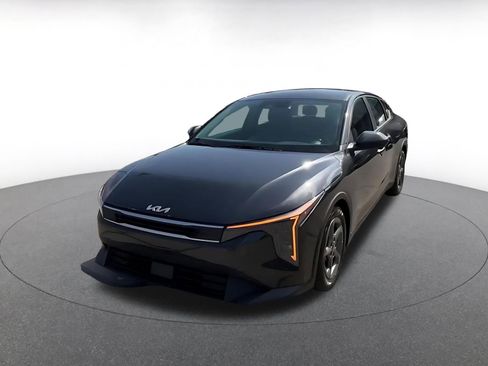 Used 2025 Kia K4 LXS image 7