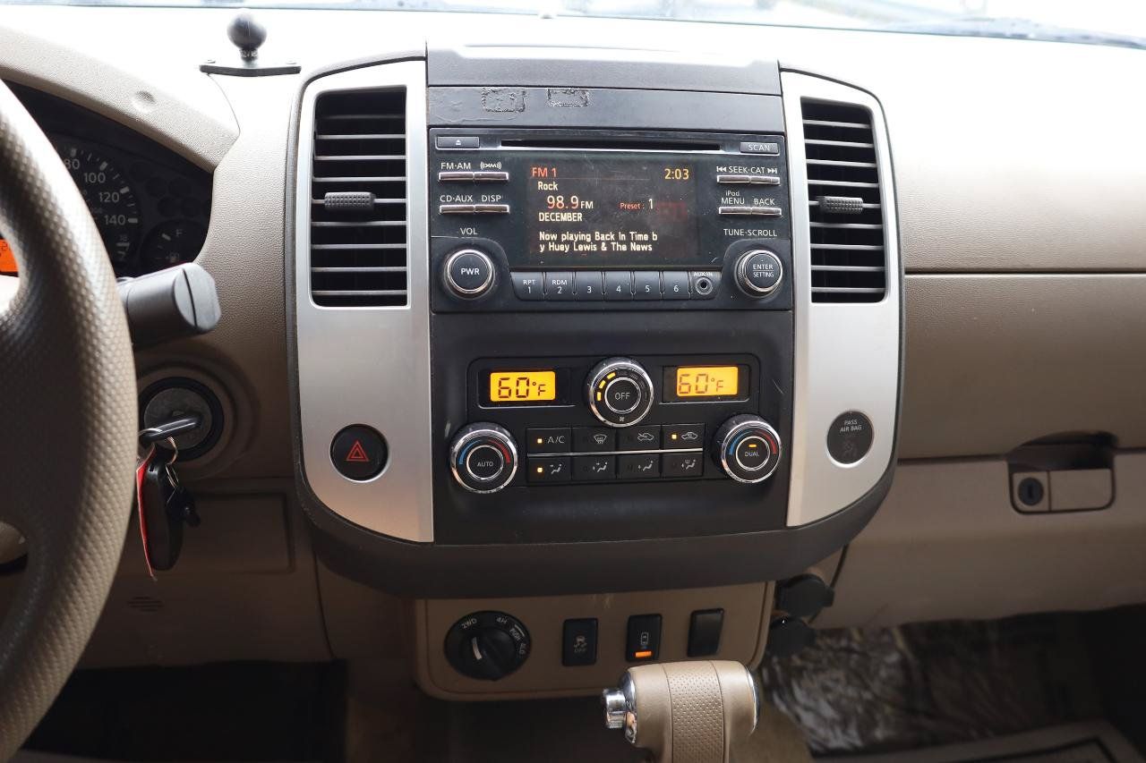 Used 2013 Nissan Frontier SV w/ SV Value Truck Pkg AWD/4WD image 10