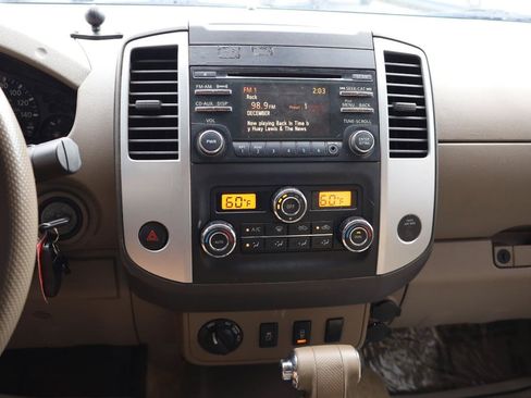 Used 2013 Nissan Frontier SV w/ SV Value Truck Pkg AWD/4WD image 10
