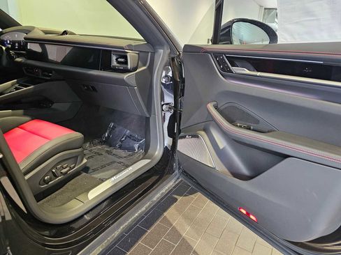 New 2024 Porsche Macan 4 Electric image 12