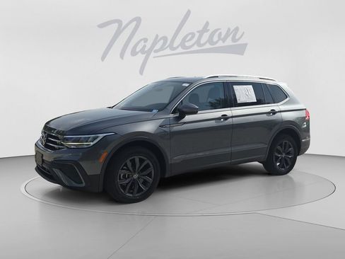 Certified 2023 Volkswagen Tiguan SE AWD/4WD image 1