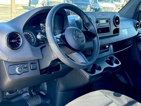 Used 2026 Mercedes-Benz Sprinter 144 Cargo image 12