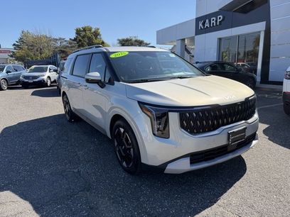 Certified 2025 Kia Carnival EX