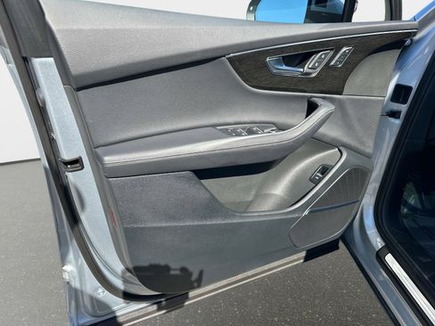 Used 2025 Audi Q7 3.0T Premium Plus image 17