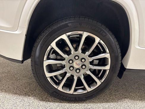 Used 2023 GMC Acadia Denali w/ Denali Ultimate Package AWD/4WD image 35