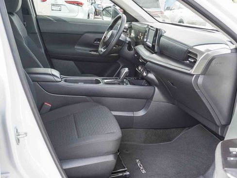 Used 2025 Nissan Kicks S FWD image 13