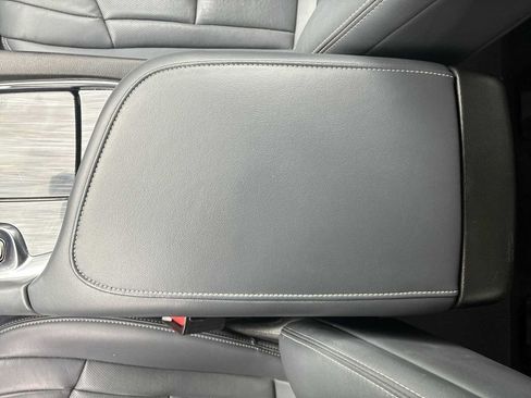 Used 2024 Buick Enclave Premium AWD/4WD image 22