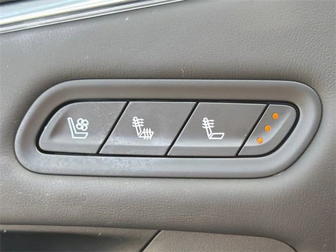 Used 2024 Cadillac Escalade Sport Platinum w/ LPO, ONYX Package image 32