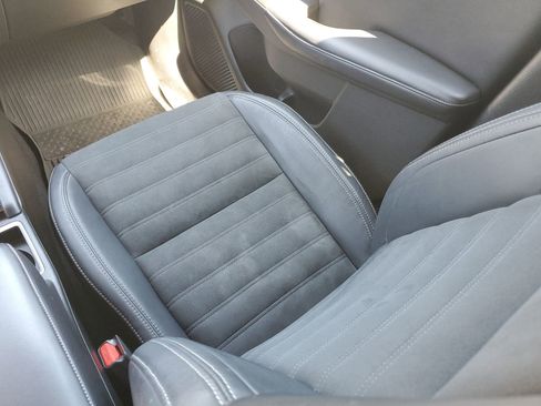 Used 2022 Mitsubishi Outlander SE image 16