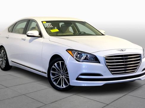 Used 2016 Hyundai Genesis 3.8 image 3
