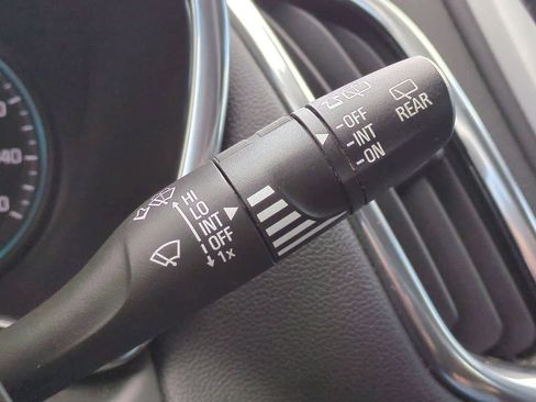 Used 2019 Chevrolet Equinox LT w/ Driver Convenience Package image 24