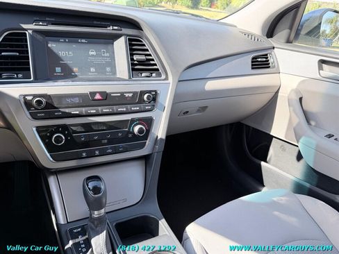 Used 2016 Hyundai Sonata SE FWD image 12