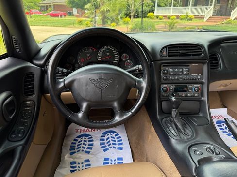 Used 2002 Chevrolet Corvette Convertible w/ Preferred Equipment Group1 image 48