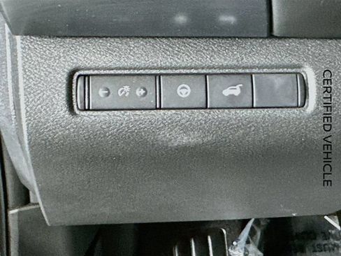 Certified 2025 Nissan Pathfinder SL AWD/4WD image 12