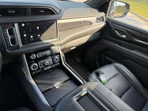 Used 2022 GMC Yukon Denali AWD/4WD image 33