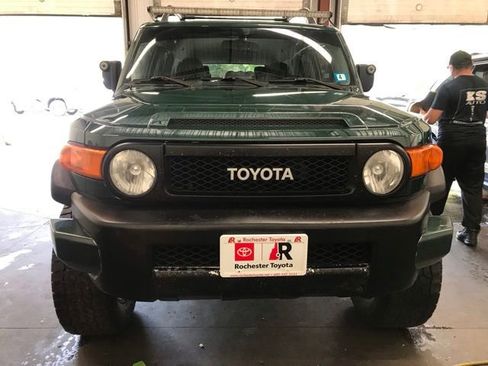Used 2011 Toyota FJ Cruiser 4WD w/ Upgrade Pkg image 1