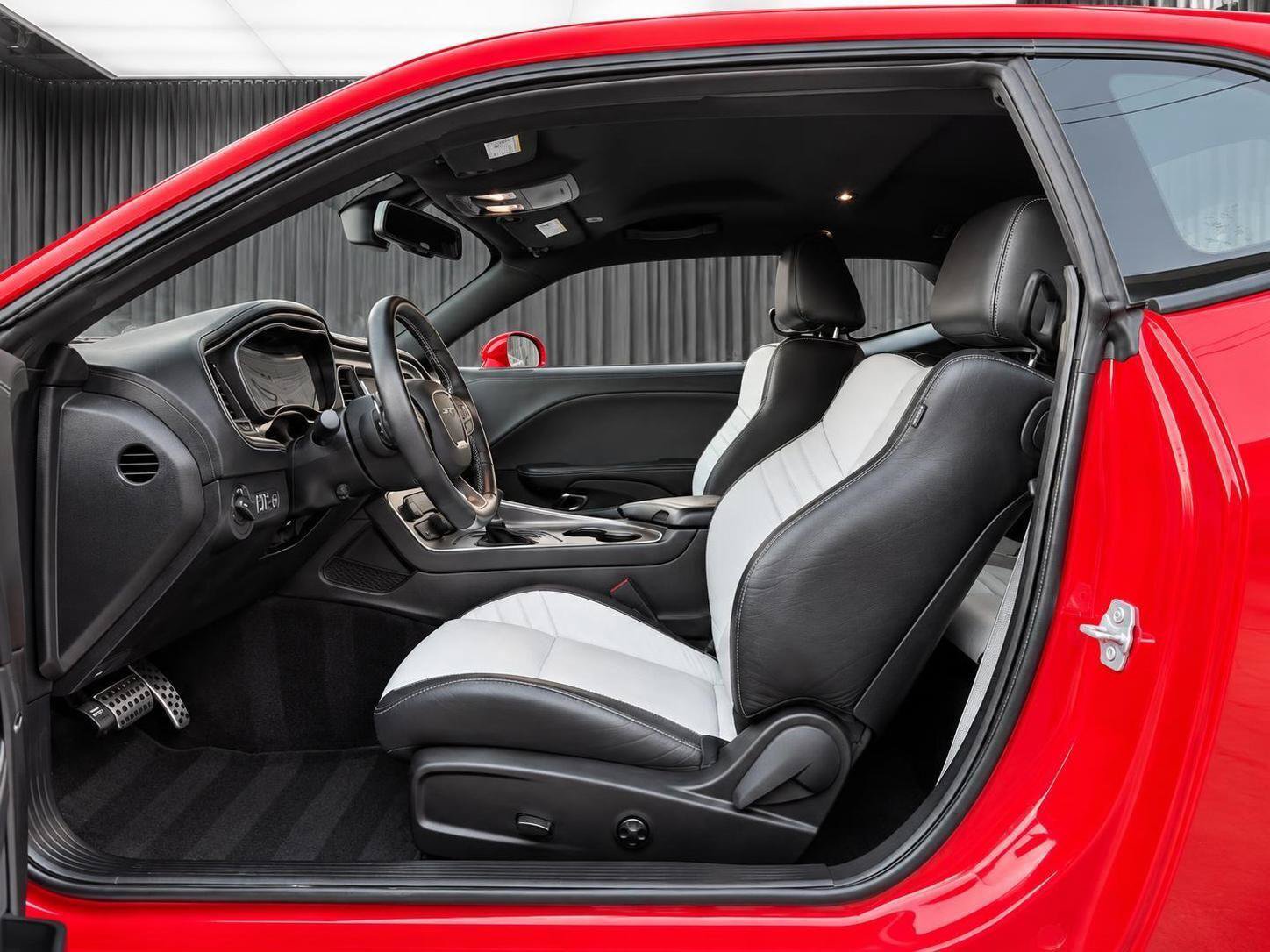 Used 2022 Dodge Challenger SRT Hellcat RWD image 14