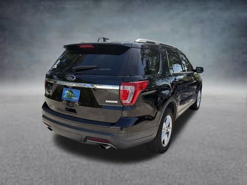 Used 2018 Ford Explorer XLT w/ Class II Trailer Tow Package FWD image 5