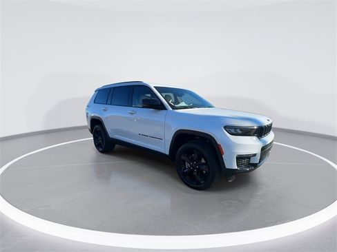 New 2025 Jeep Grand Cherokee L Limited image 2