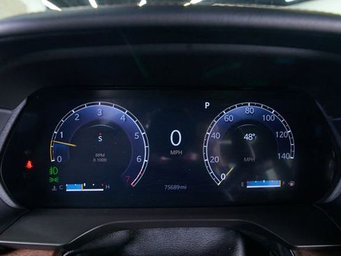 Used 2022 Jeep Grand Cherokee Summit w/ Luxury Tech Group V image 19