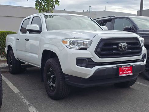 Used 2020 Toyota Tacoma SR AWD/4WD image 3