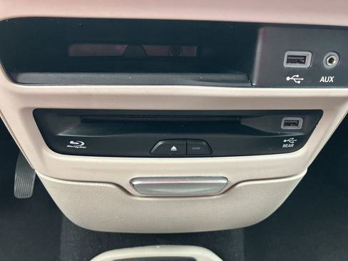 Used 2020 Chrysler Pacifica Touring-L Plus FWD image 20