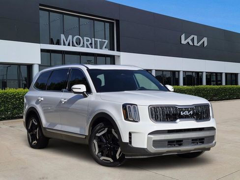 Used 2023 Kia Telluride EX w/ EX Captain's Chair Package AWD/4WD image 1