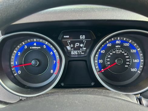 Used 2014 Hyundai Elantra SE w/ Option Group 02 FWD image 5