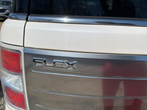 Used 2011 Ford Flex Limited w/ Rapid Spec Order Code AWD/4WD image 8