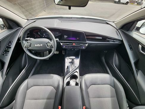 Used 2023 Kia Niro EX Touring FWD image 14