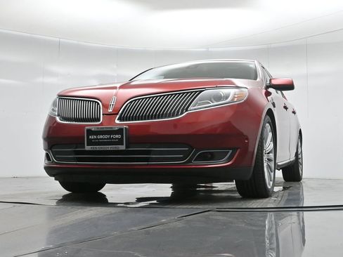 Used 2013 Lincoln MKS AWD image 44