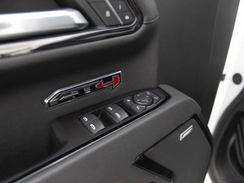 Used 2025 GMC Sierra 1500 AT4 w/ Technology Package image 17