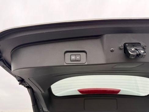 Used 2024 Nissan Rogue SV w/ SV Premium Package image 19