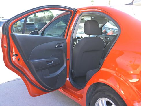 Used 2013 Chevrolet Sonic LT image 10