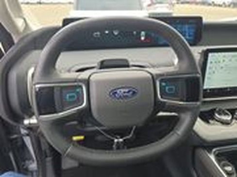 Used 2025 Ford Expedition Max Active image 10
