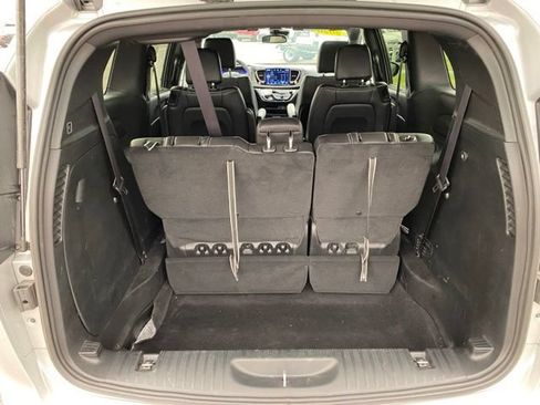 Used 2026 Chrysler Pacifica Select FWD image 17