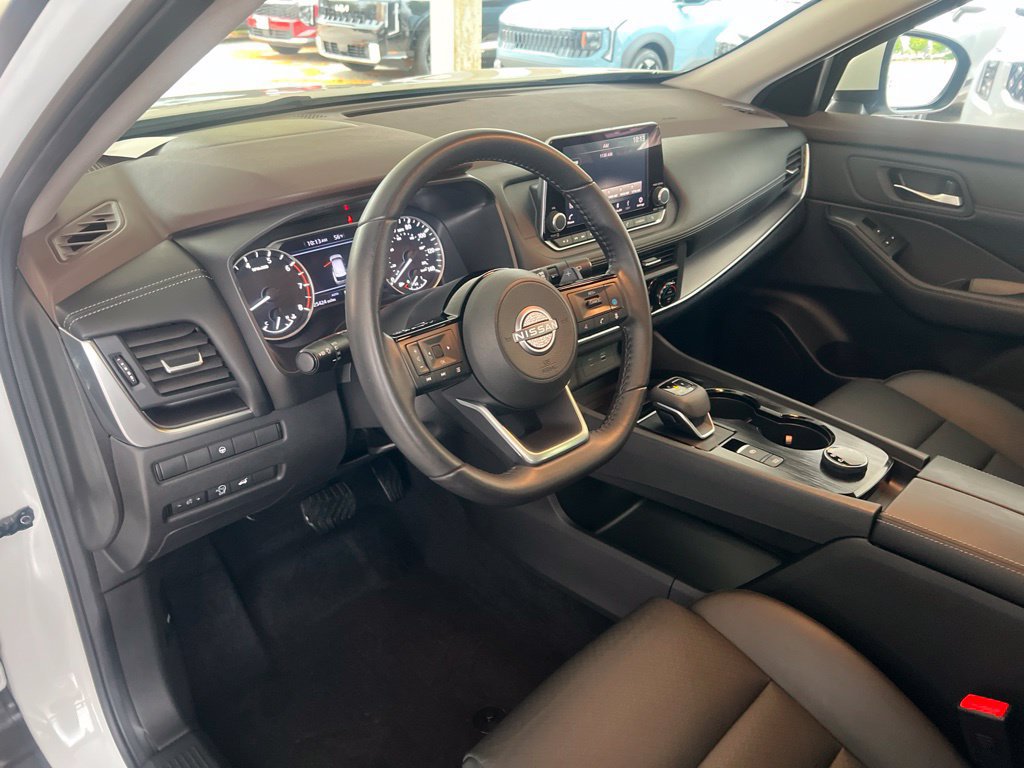 Certified 2023 Nissan Rogue SV w/ SV Premium B Package AWD/4WD image 6