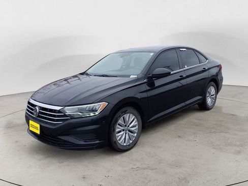 Used 2019 Volkswagen Jetta SE FWD image 1