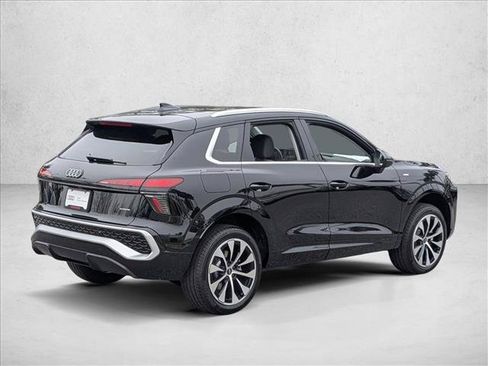 New 2026 Audi Q3 quattro 2.0T AWD/4WD image 2